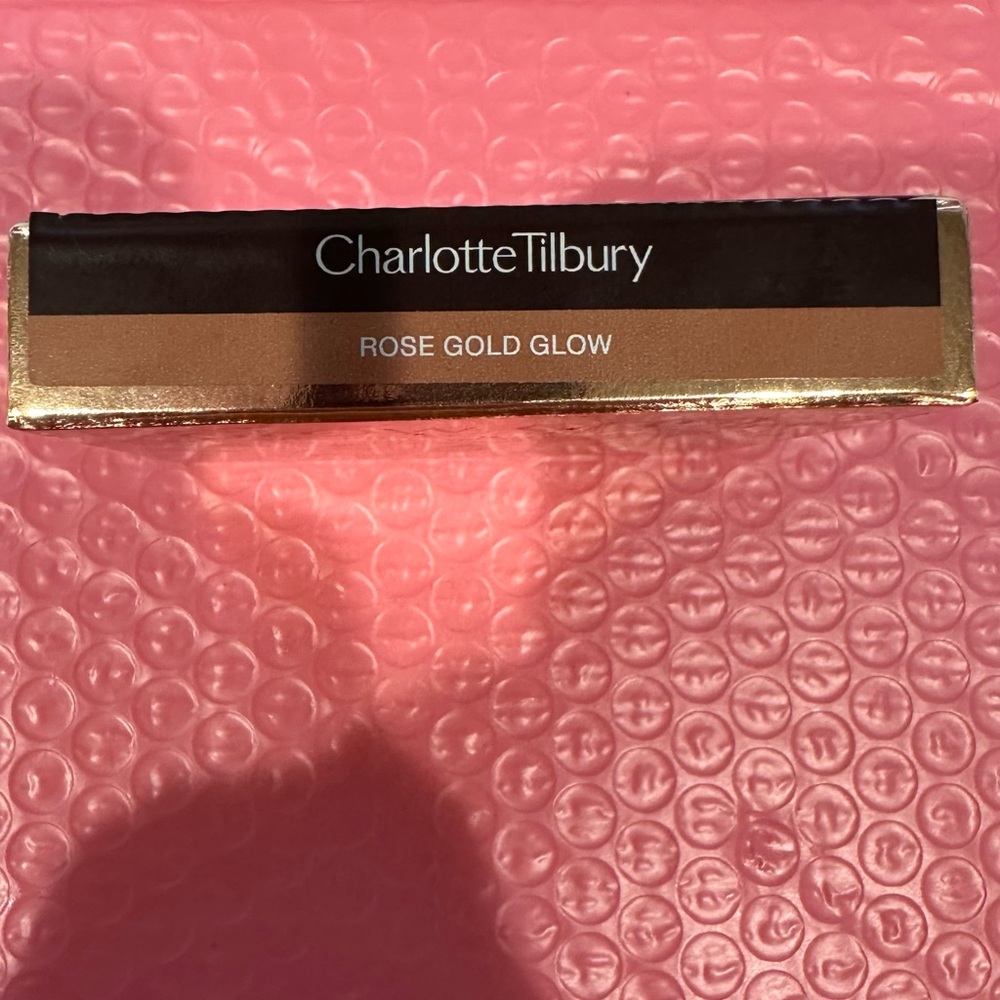 Charlotte Tilbury | Glow Glide Highlighter | Rose Gold Glow - Picture 6 of 9